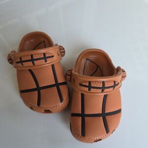 Crocs Classic Basketball Orange Clogs Size C4 NWOT